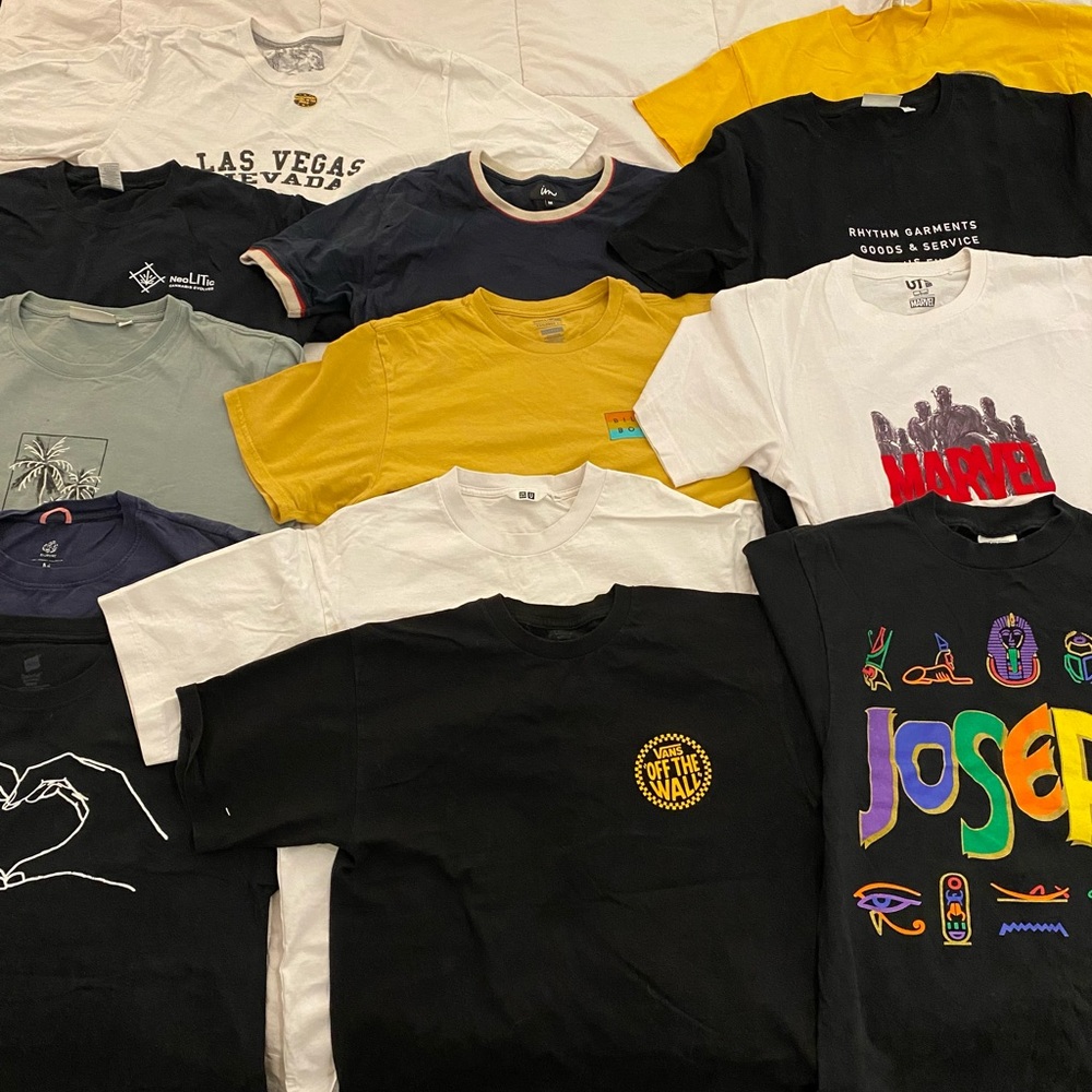 BUNDLE OF CLOTHES